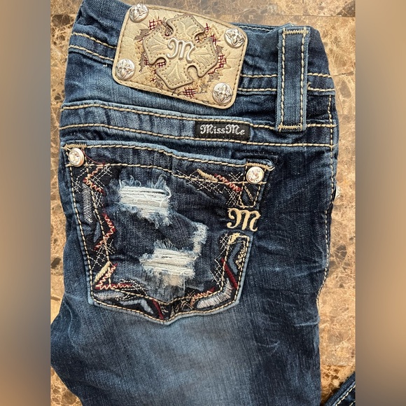 🌺Miss Me Low Rise Skinny Stretch Jeans Sz26 Like New - Picture 2 of 6